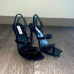 Steve Madden Square Tow Heels